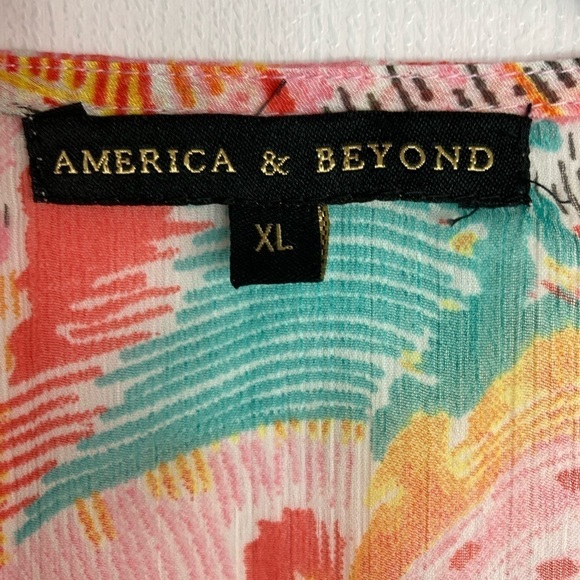 American & Beyond Beach Cover-up - Picture 6 of 9